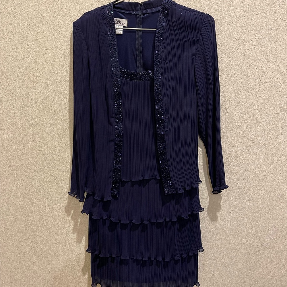 Navy layered dress.  Like new size 6